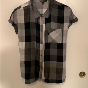 Rock&Republic black and white plaid short sleeve